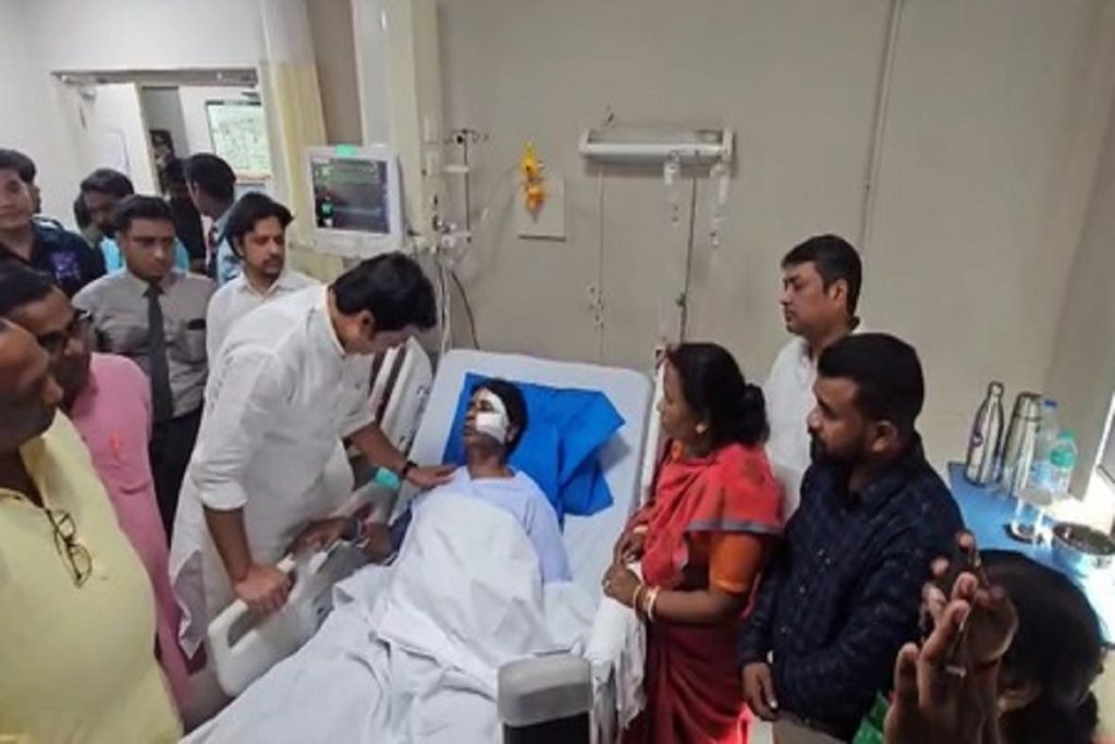 सिलीगुड़ी में घायल भाजपा नेताओं से मिले बिप्लब देब, दी चेतावनी!