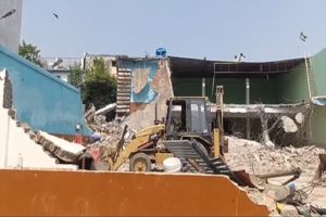 Bulldozer-demolishes-marriage-hall-in-Bareilly-action-carried-out-under-security-cover!