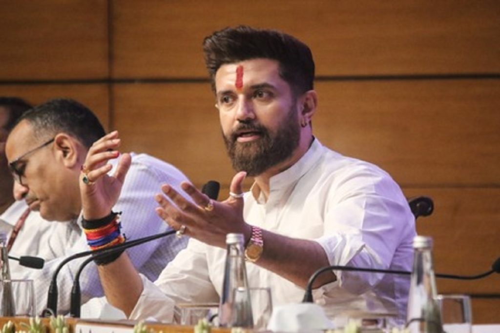 बिहार में त्योहारों और चुनाव का संगम, एनडीए को मिलेगी प्रचंड जीत: चिराग पासवान!