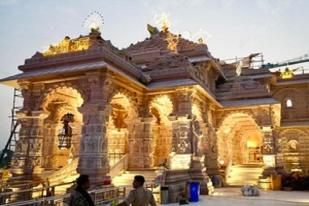 अयोध्या में राम मंदिर का निर्माण कार्य पूरा, ध्वज और कलश स्थापित!