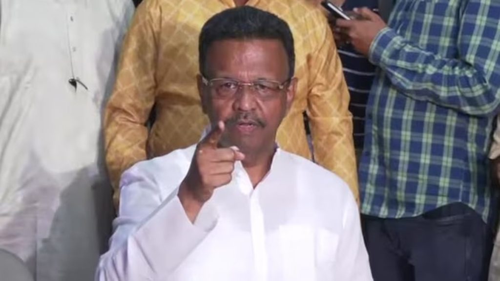 “भाजपा और चुनाव आयोग ने मिलकर CAA थोपने की कोशिश की, तो मैं उनकी टाँगें तोड़ दूँगा।”