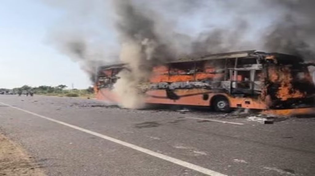 जैसलमेर बस हादसा; 21 की मौत, पीएम मोदी ने घोषित किया 2 लाख रुपये का मुआवजा !