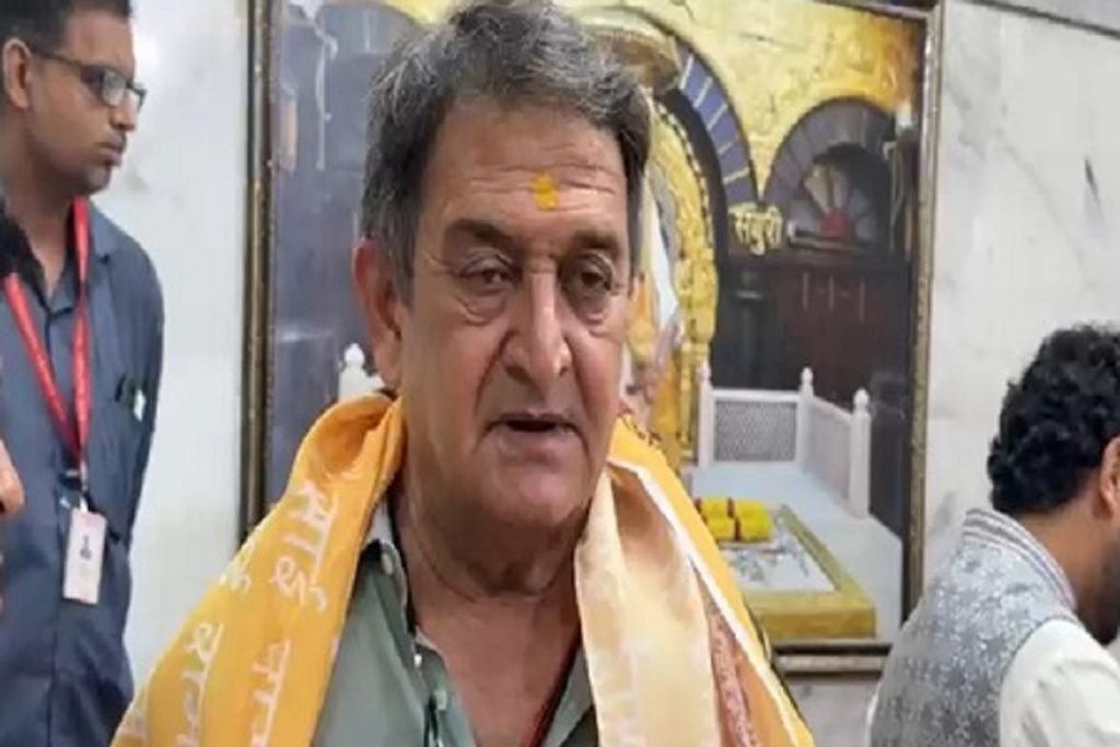 ‘पुन्हा शिवाजीराजे भोसले’ से पहले मांजरेकर ने शिरडी में लिया आशीर्वाद!