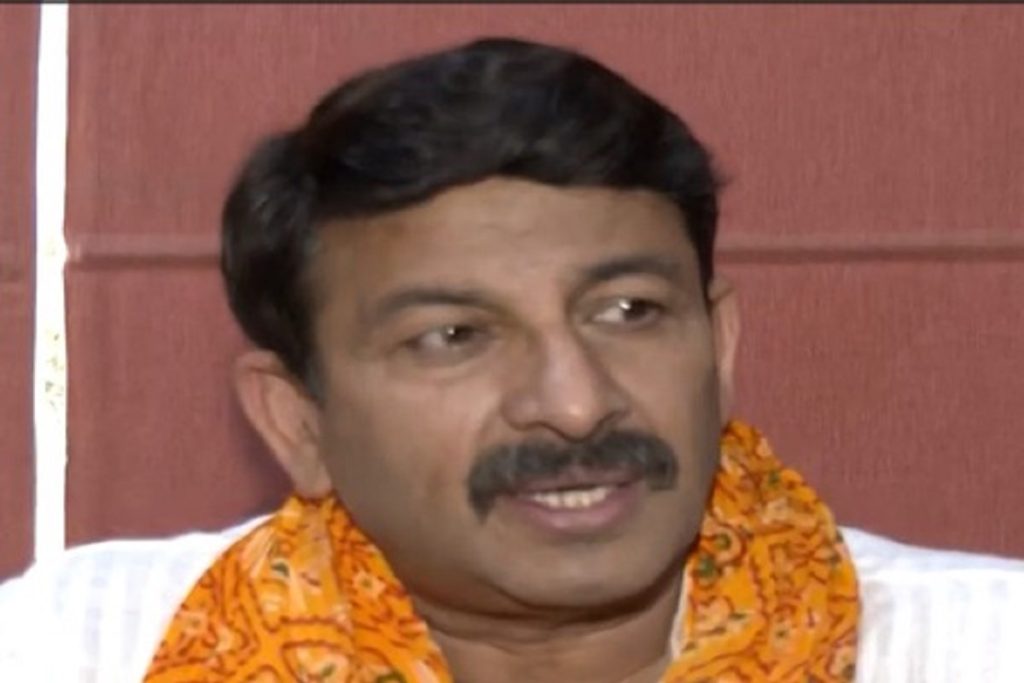 मनोज तिवारी का तंज: उनके पास 56 इंच की जीभ, हमारे पास 56 इंच का सीना!