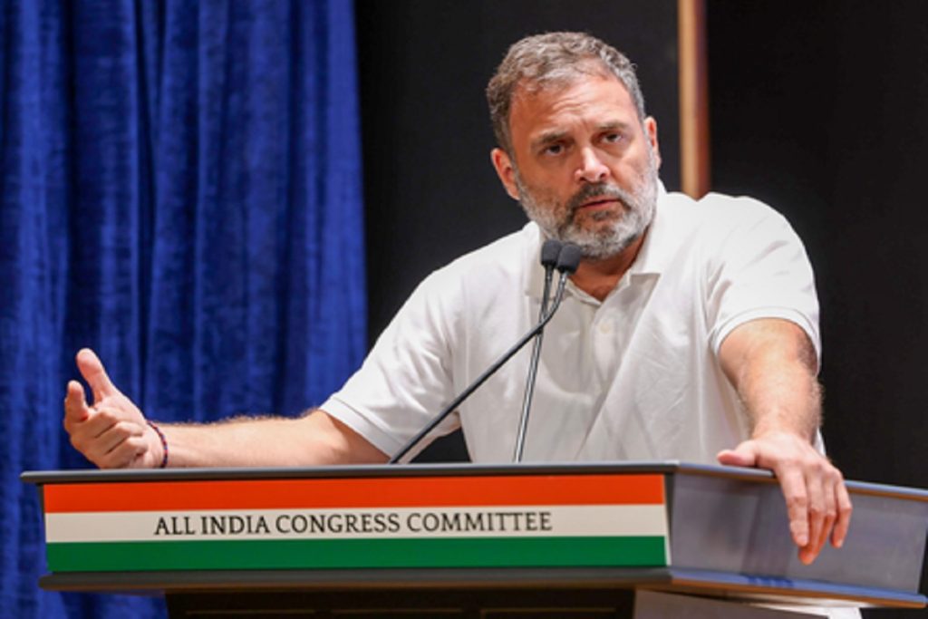 राहुल गांधी ने कांग्रेसियों से की अपील, बंगाल-सिक्किम बाढ़ पीड़ितों की करें मदद! 