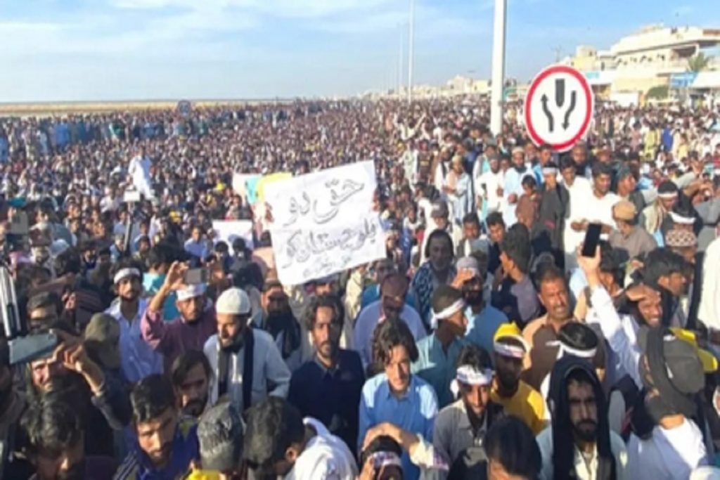 पीओके में महंगाई और राजनीतिक असंतोष के खिलाफ बगावत का गुस्सा फूटा! 