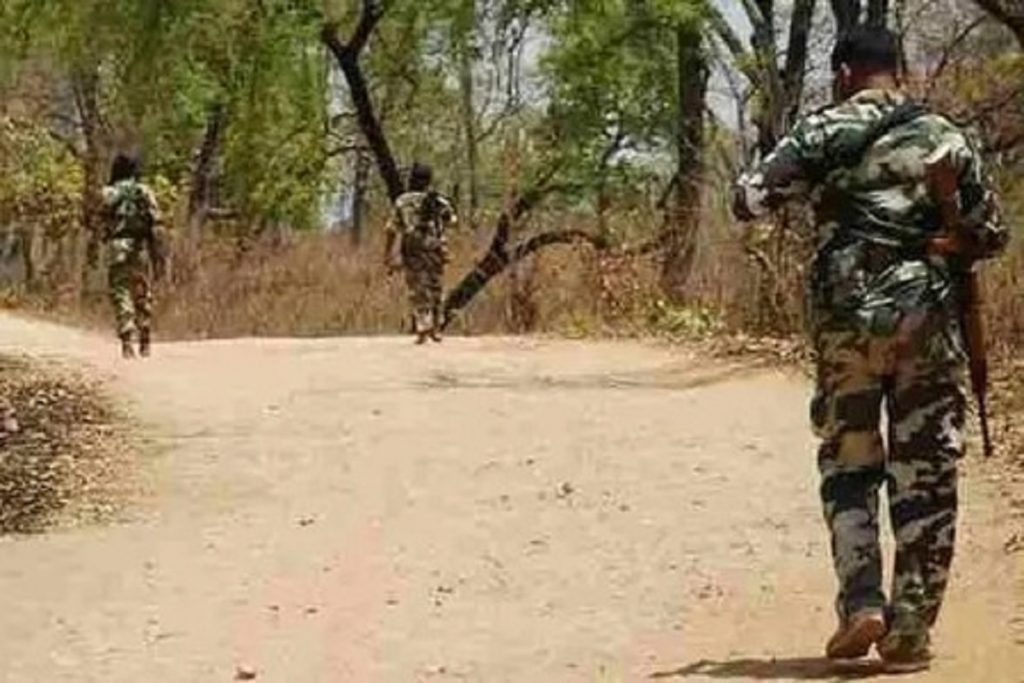 बीजापुर में नक्सलियों के आईईडी विस्फोट में सुरक्षाबल का एक जवान घायल !