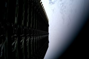 Starlink-launches-10000-satellites-Elon-Musk-praises-it!