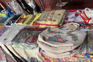 UP-Trade-Show-2025-Madhubani-Art-Makes-an-Impression-at-the-Swadeshi-Mela!