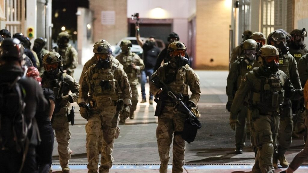 अमेरिकी अदालत ने ट्रंप के पोर्टलैंड में नेशनल गार्ड भेजने के आदेश पर लगाई रोक