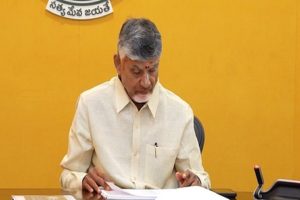 CM-Naidu-saddened-by-the-death-of-devotees-in-the-stampede-at-Venkateswara-Temple!