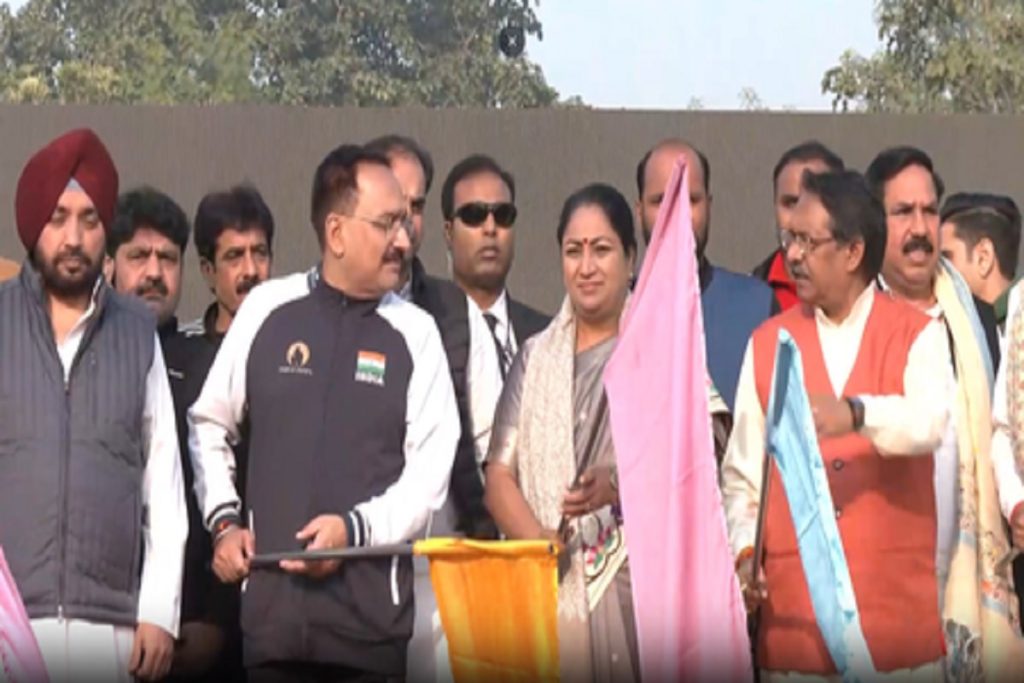 दिल्ली: मुख्यमंत्री रेखा गुप्ता ने ‘नमो रन’ को दिखाई झंडी!