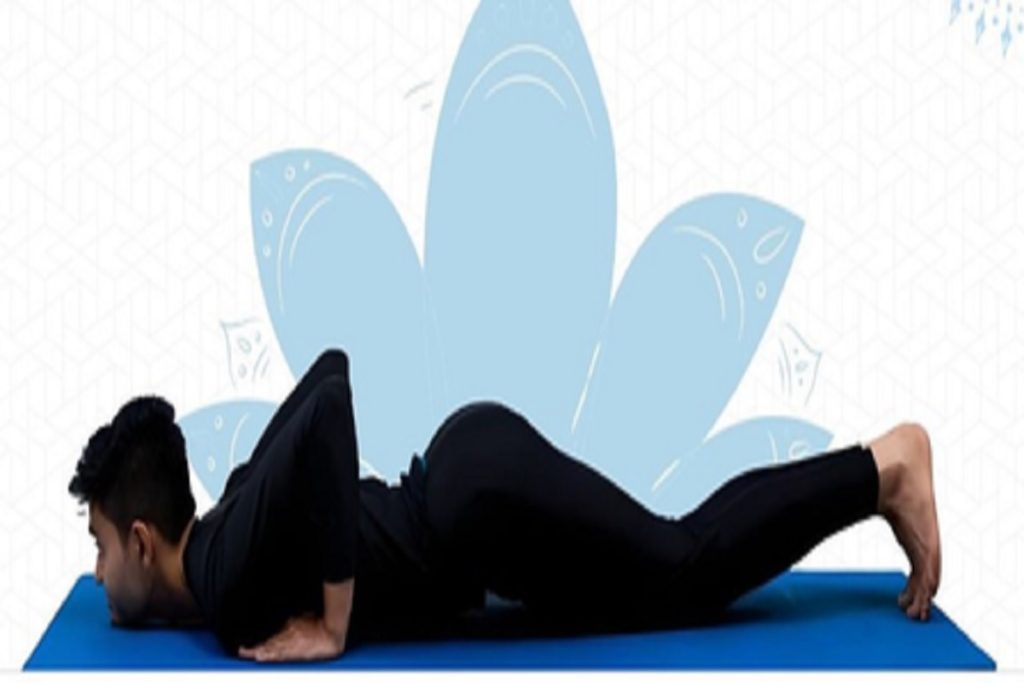 रोज करें अष्टांग नमस्कार, घटेगी पेट की चर्बी, मजबूत होगा पूरा शरीर! 