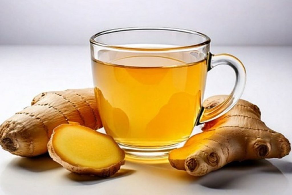 अच्छी नींद से लेकर सर्दी से बचाएगा अदरक का पानी, जान लें सेवन की सही विधि!