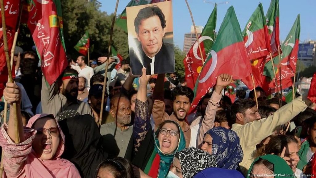 इमरान खान को लेकर सुलगा पाकिस्तान, PTI समेत विपक्षी गठबंधन ने देशभर में दी प्रदर्शन की चेतावनी!