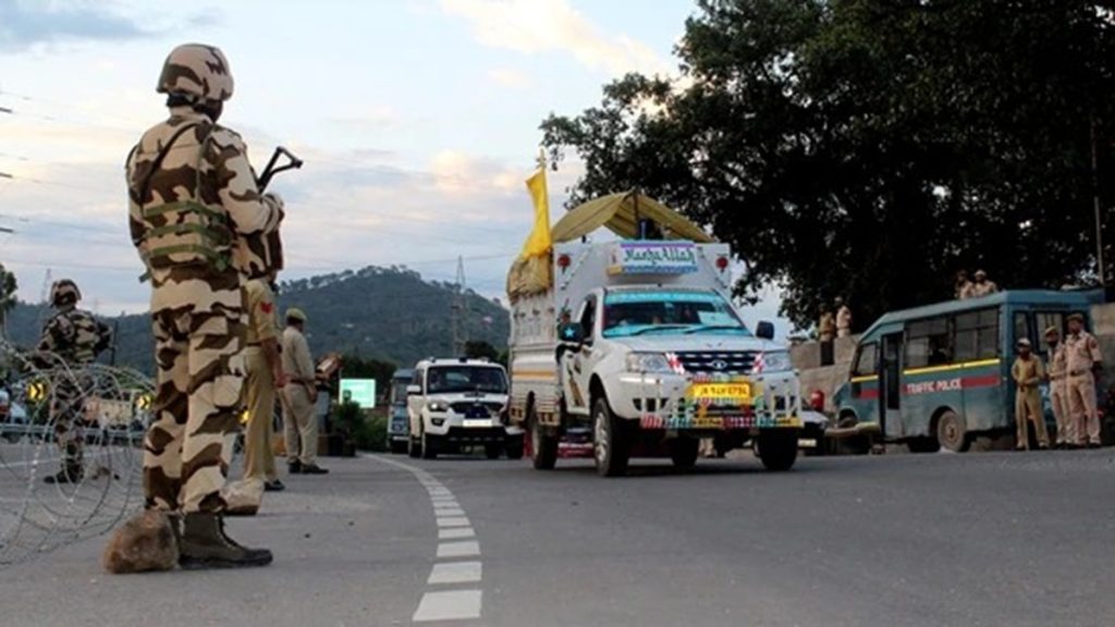 कश्मीर में काउंटर-इंटेलिजेंस ने कसा ऑनलाइन आतंकी नेटवर्क पर शिकंजा, नौ लोग हिरासत में