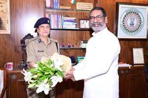Jharkhand-gets-its-first-woman-police-chief-DGP-Tadasha-Mishra-takes-charge!