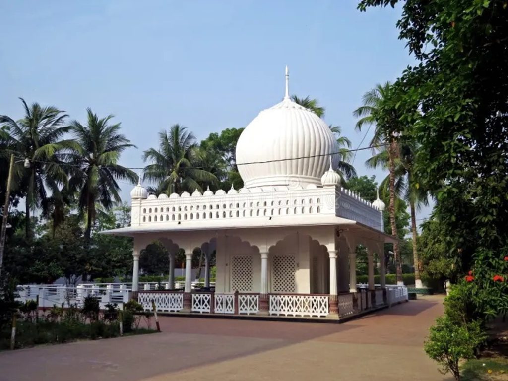 कट्टर मुसलमानों में फंसा बांग्लादेश: लालन फकीर के मक़बरे को तोड़ने की धमकी, बाउल परंपरा पर हमले तेज़