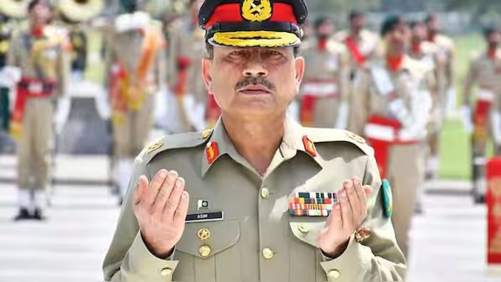 आखिर किस डर ने मुनीर को कानूनी ‘अभेद्य कवच’ लेने पर मजबूर किया