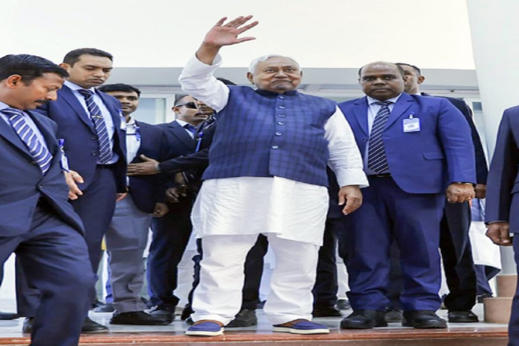 गांधी मैदान में नीतीश की दसवीं शपथ, शेखावत ने दी बधाई!