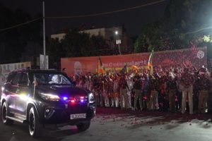 PM-Modi-receives-grand-welcome-in-Kashi-says-overwhelmed-with-affection!