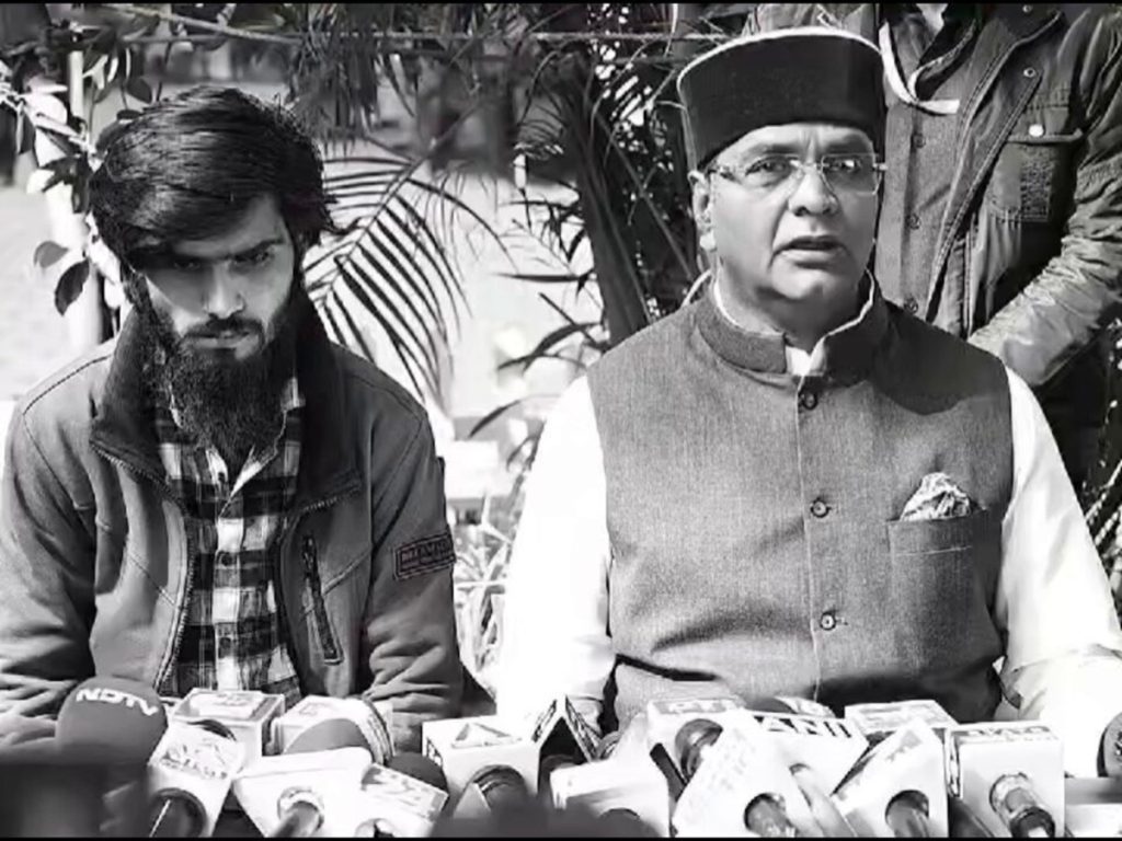 भोपाल: प्रेमिका ने युवक का करवाया जबरन धर्मांतरण; बीफ खिलाने और नमाज़ पढ़वाने का आरोप !