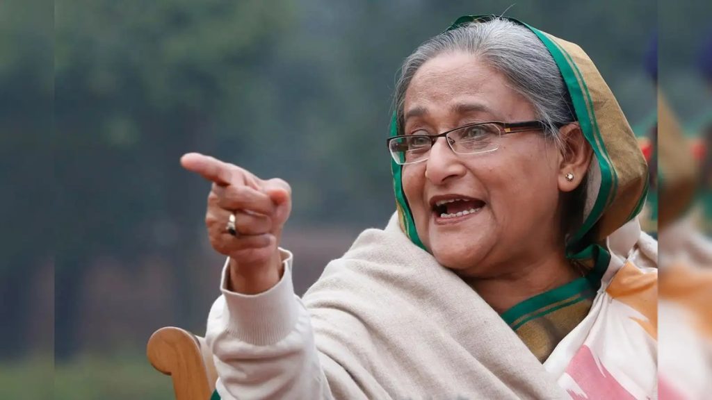 शेख हसीना के पतन के बाद से बांग्लादेश में राजनीतिक हिंसा में लगभग 300 लोग मारे गए!