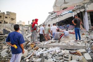 Volunteers engaged in rebuilding Gaza, garbage and debris removal campaign intensifies!