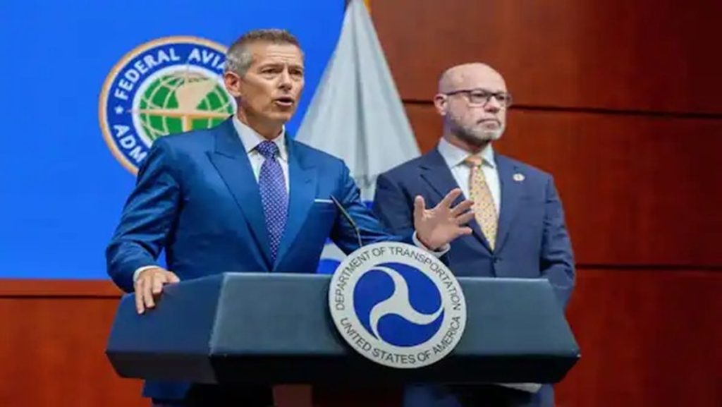 अमेरिकी सरकारी शटडाउन के बीच हवाई यातायात पर गंभीर असर; हजारों उड़ानें होंगी रद्द!