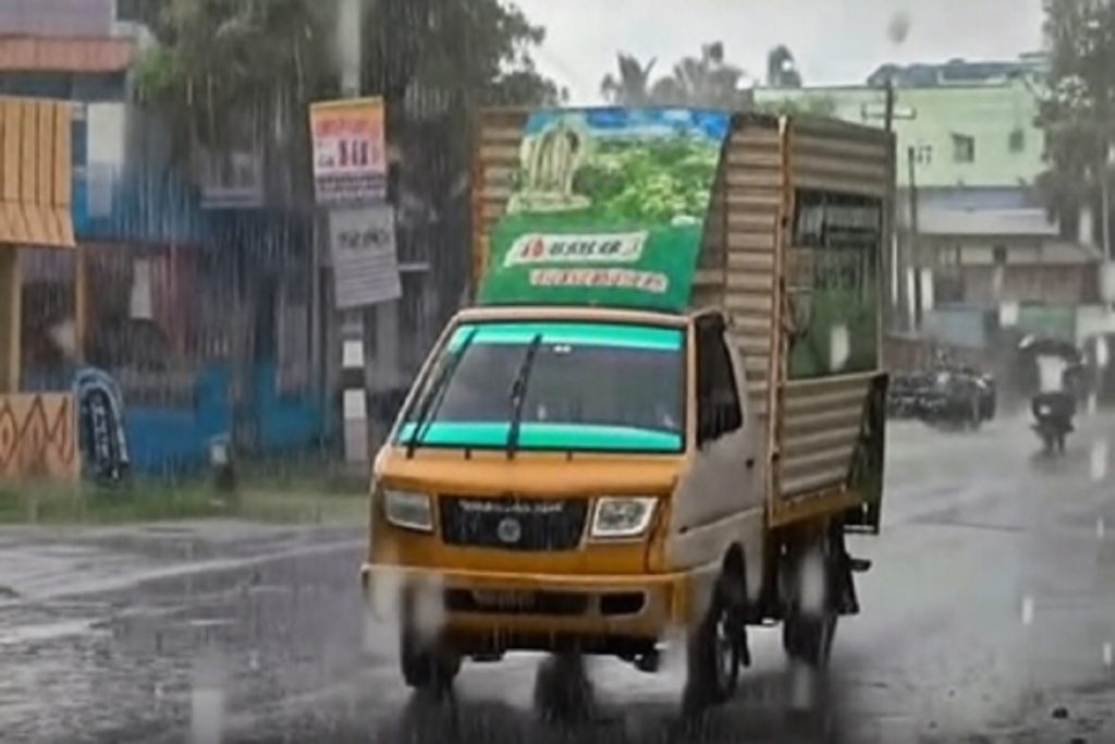 साइक्लोन दित्वाह का असर, तमिलनाडु में भारी बारिश, स्कूल-कॉलेज बंद!