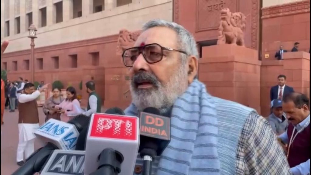 गिरिराज सिंह का विपक्ष पर हमला, बोले- कुछ लोग ‘वंदे मातरम’ की बजाय ‘बाबरी मस्जिद’ को मानते हैं