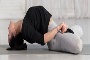 Matsyasana-Fish-Pose-Boosts-metabolism-and-eliminates-belly-fat!