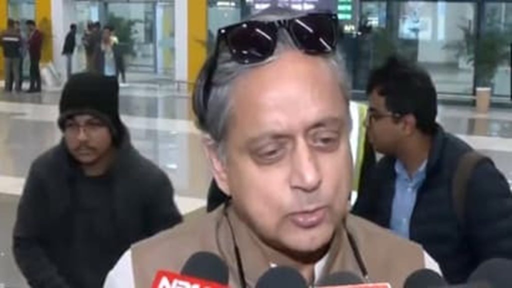 बांग्लादेश में भीड़तंत्र बेहद चिंताजनक: हिंदू व्यक्ति की लिंचिंग पर शशि थरूर की चेतावनी