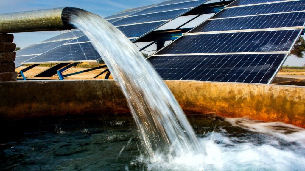 महाराष्ट्र ने बनाया गिनीज वर्ल्ड रिकॉर्ड, सिर्फ एक महीने में लगाए 45,911 सौर पंप