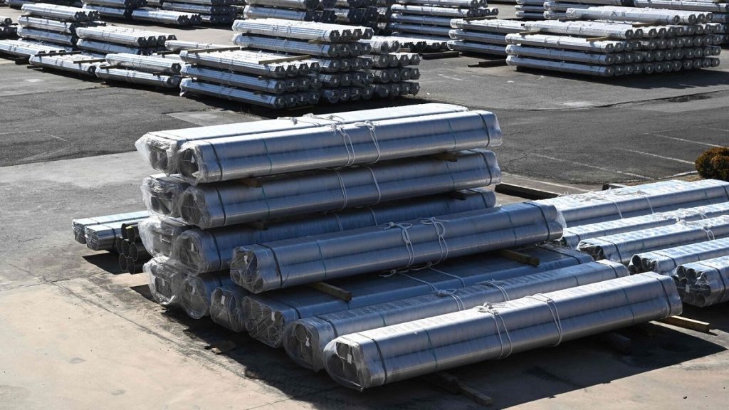 भारत ने स्टील आयात पर लगाया 3 साल का सेफगार्ड टैरिफ