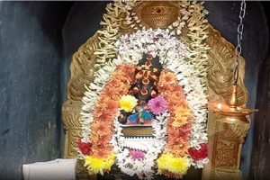 A-surge-of-devotion-swept-through-temples-from-Kanyakumari-to-West-Bengal-with-millions-of-devotees-arriving-to-celebrate-the-new-year!