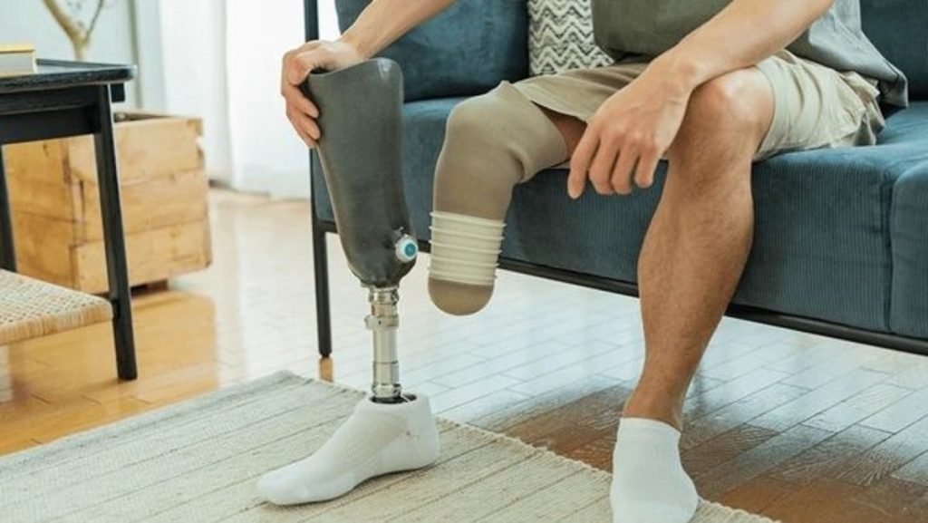 NEET में दिव्यांग कोटा पाने के लिए युवक ने काटा खुद का पैर