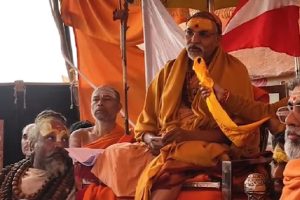Avimukteshwaranand-is-not-a-Shankaracharya-he-is-accused-of-deceiving-society-Jitendranand-Saraswati