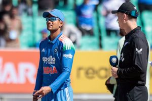 India-vs-New-Zealand-3rd-ODI-Gill-wins-the-toss-and-opts-to-bowl-one-change-in-the-Indian-team!