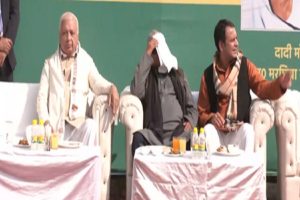 Lalu-Prasad-Yadav-attended-Tej-Prataps-Dahi-Chura-feast-in-Bihar-and-delivered-a-significant-message!