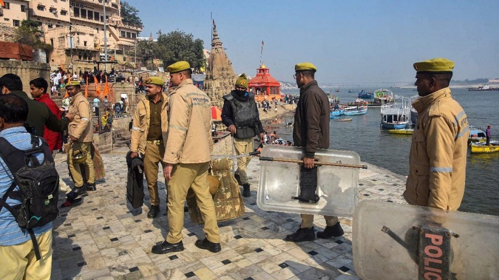 मणिकर्णिका घाट: ‘बुलडोजर कार्रवाई’ के फर्जी AI वीडिओ बनाने वालों पर उत्तर प्रदेश सरकार की ग़ाज