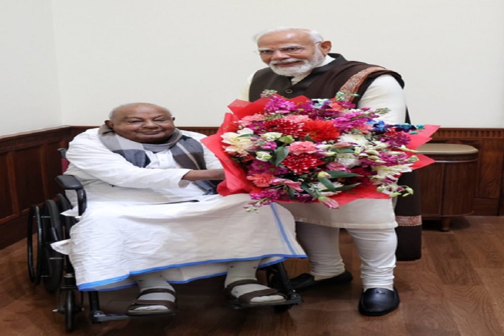 ​प्रधानमंत्री मोदी ने एचडी देवगौड़ा से मुलाकात, विकास उत्साह सराहा