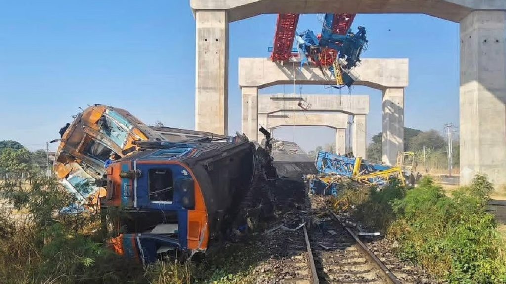 थाईलैंड में रेलवे पर क्रेन एक्सीडेंट में 22 लोगों की मौत