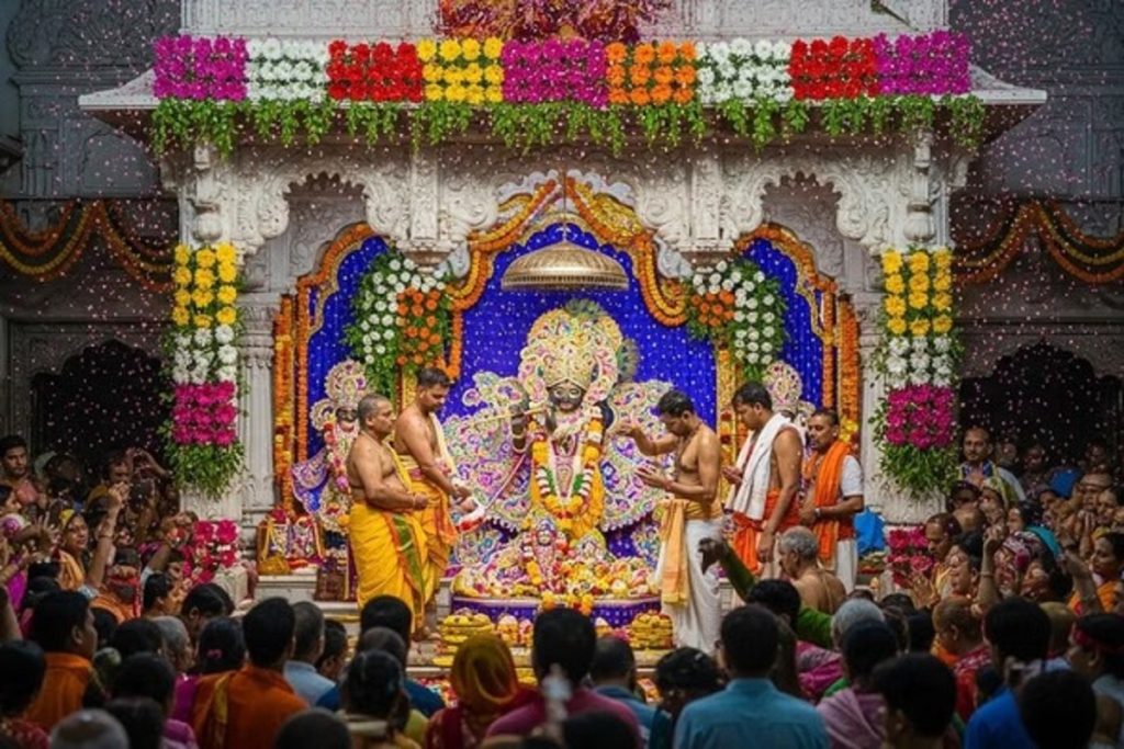 बांके बिहारी मंदिर का ठेका सलीम खान को मिलते ही संतों में नाराजगी, सीएम योगी को लिखा पत्र