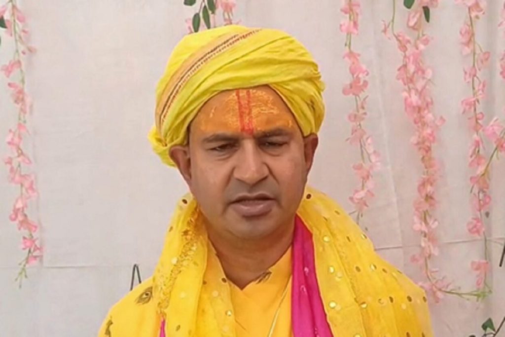 मथुरा में होली पर मुस्लिम दुकानदारों पर प्रतिबंध मांग : सीएम को लिखा पत्र! 