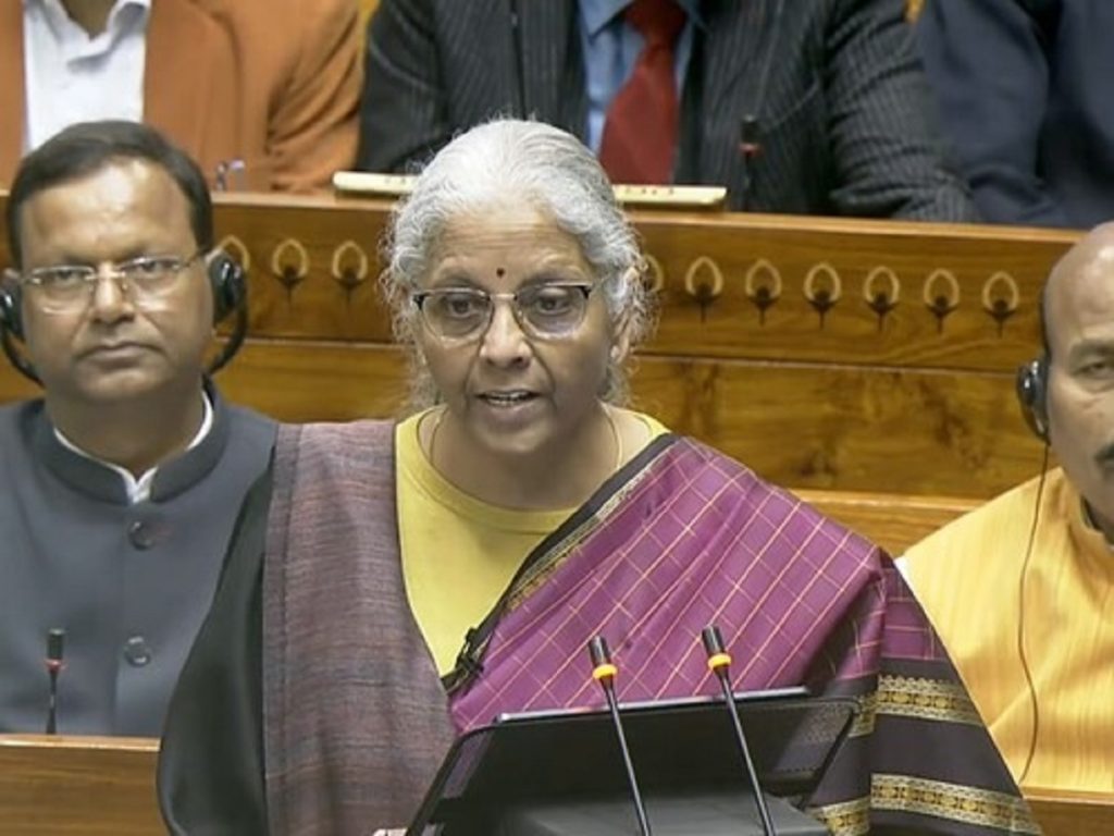 बजट 2026-27: इंडिया सेमीकंडक्टर मिशन 2.0 और इलेक्ट्रॉनिक्स पर मिलेगा 40,000 करोड़ रुपये का निवेश