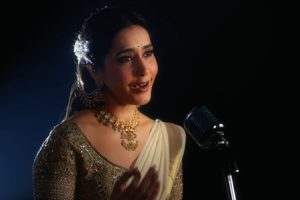 Rashi-Khanna-immersed-herself-in-devotion-on-Mahashivratri-sang-the-hymn-Shiv-Kailashon-Ke-Vaasi!