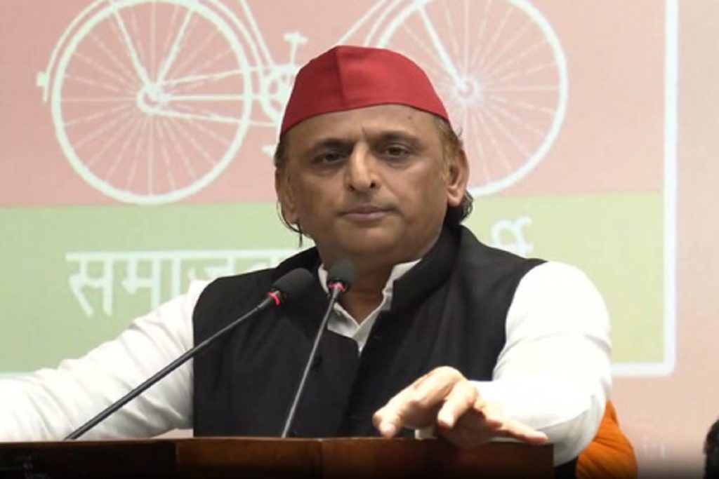 फॉर्म-7 से सपा वोट कटवाने की साजिश, चुनाव प्रभावित: अखिलेश!