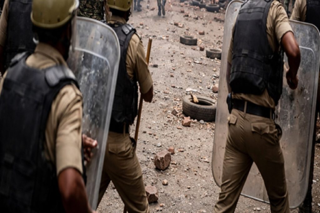 पश्चिम बंगाल के मुर्शिदाबाद में राम नवमी जुलूस को लेकर तनाव के बाद 30 गिरफ्तार!