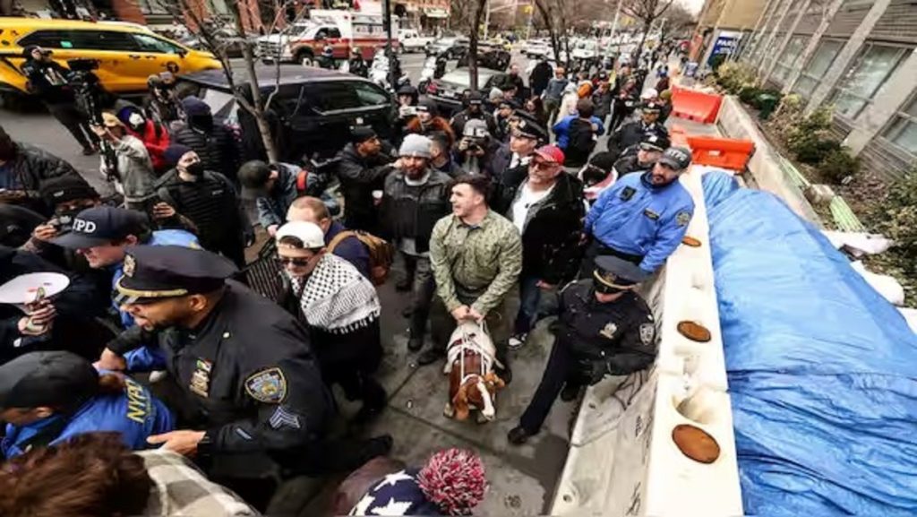 न्यूयॉर्क: मेयर ज़ोहरान ममदानी के घर के बाहर इस्लाम विरोधी प्रदर्शन; दो लोग हिरासत में